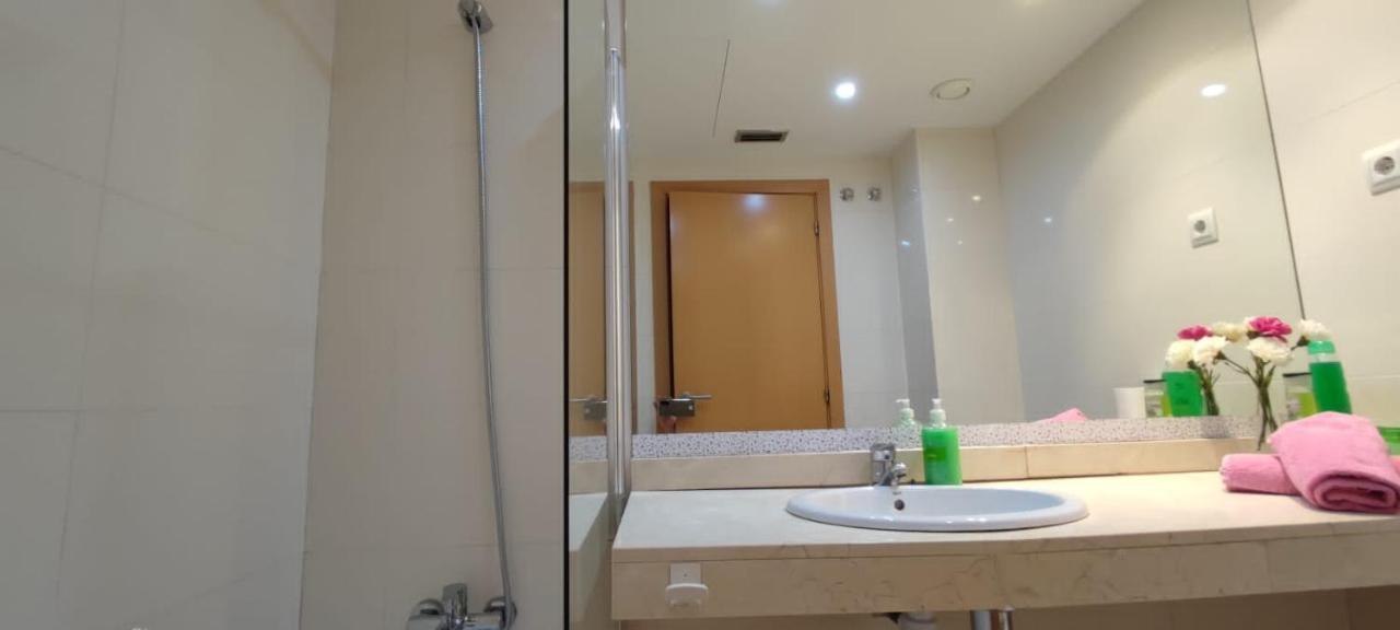 Europa - Fira Barcelona Apartment โอสปิตาเล็ต เดอ โยเบรกัต ภายนอก รูปภาพ